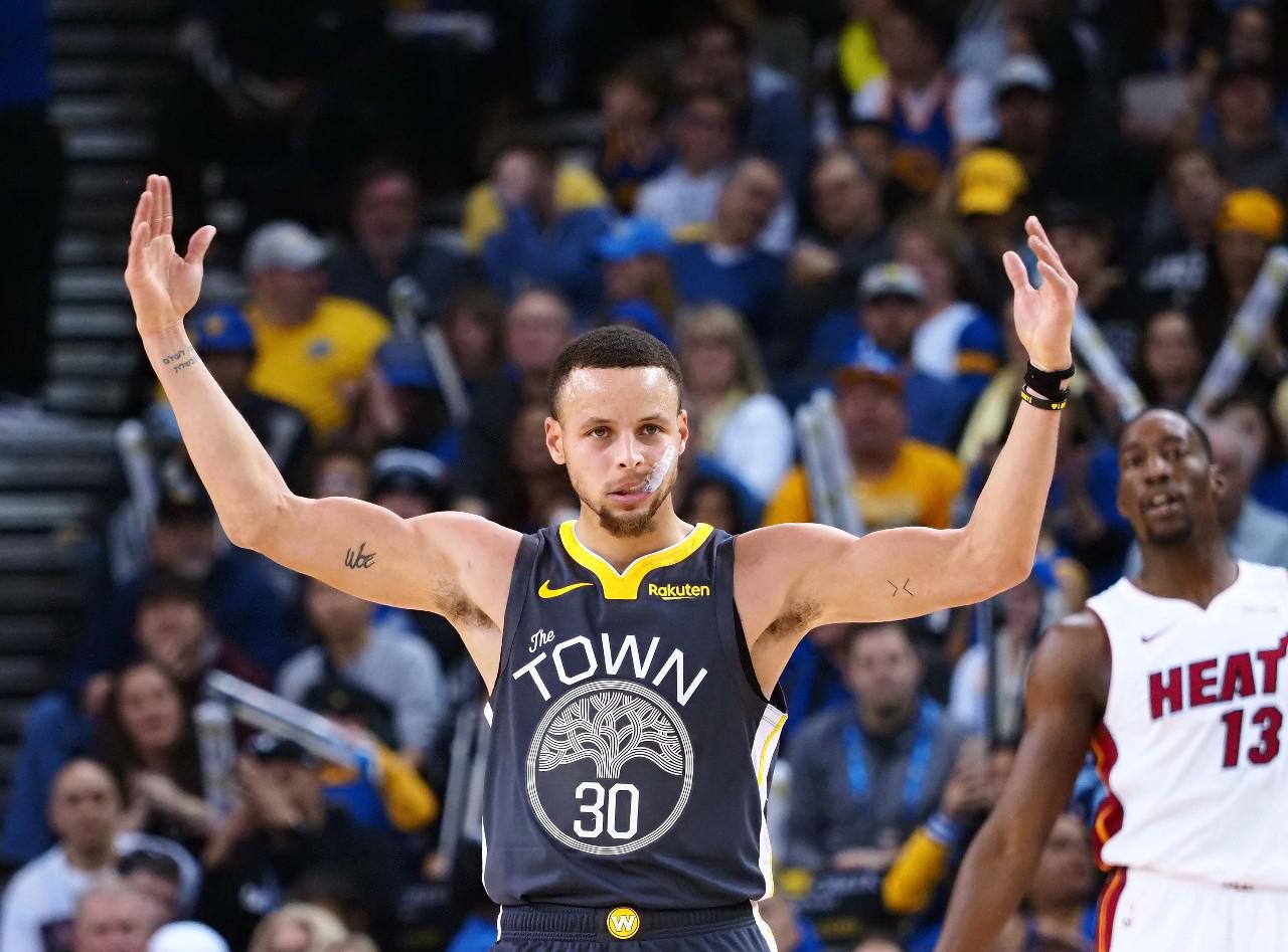 员纷纷在社 员纷纷在社